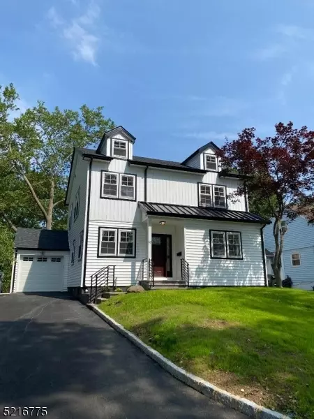 10 Kathryn St, Clark, NJ 07066