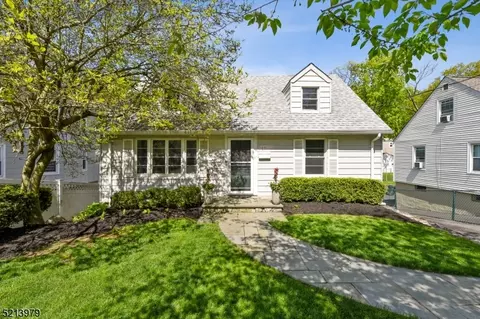 17 Hughes Pl, Summit, NJ 07901