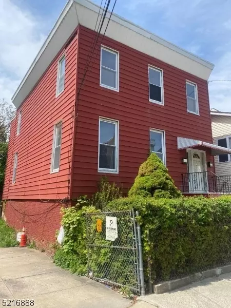41 Storms Ave, Jersey City, NJ 07306