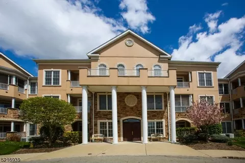 1211 Hamilton Dr, Rockaway, NJ 07866