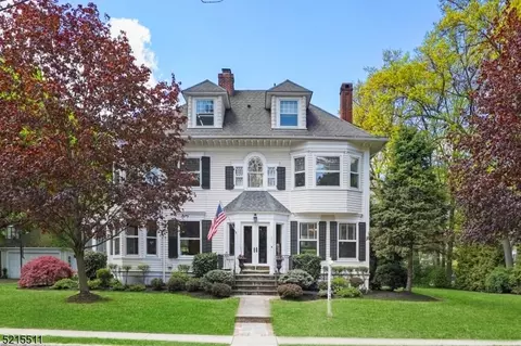 109 Maple St, Summit, NJ 07901