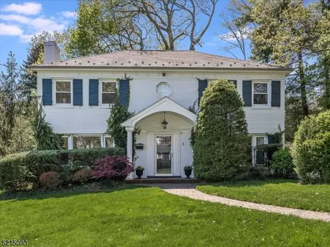 1 Crestwood Dr, Maplewood, NJ 07040