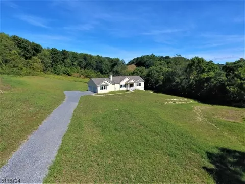 142 Pond School Rd, Wantage, NJ 07461