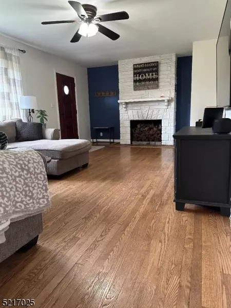 38 Kenbury Rd, Somerville, NJ 08876