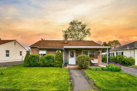 105 S 19th Ave, Manville, NJ 08835