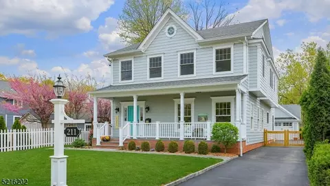 211 Seneca Pl, Westfield, NJ 07090