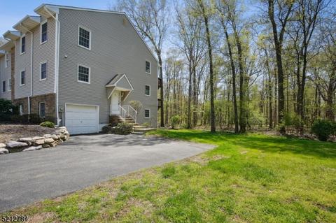 29 Brookstone Cir, Morris Plains, NJ 07950