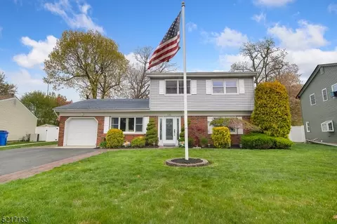 595 Senaroth Ct, Toms River, NJ 08753