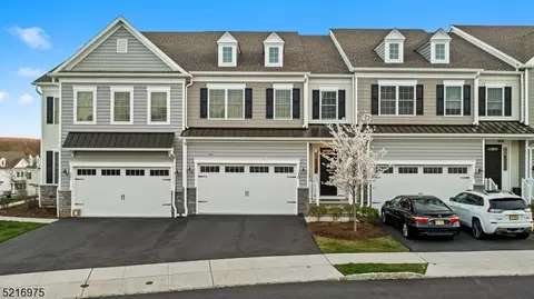 19 Azalea Ln, Cedar Grove, NJ 07009