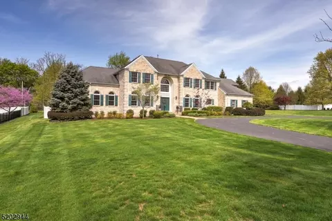 5 Heritage Ct, Somerville, NJ 08876