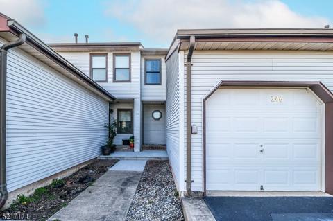 246 Spruce Ct, Flemington, NJ 08822