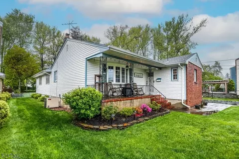 127 New Dover Ave, Woodbridge Twp, NJ 07067