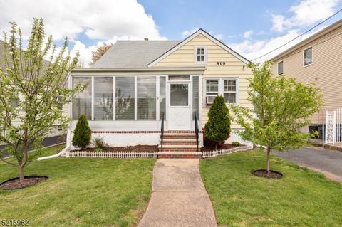819 Larch St, Roselle Park, NJ 07204