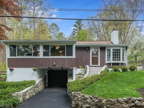 15 Saint James Rd, Mount Olive, NJ 07828