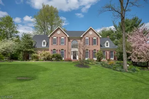 70 Collis Ln, Chester, NJ 07930