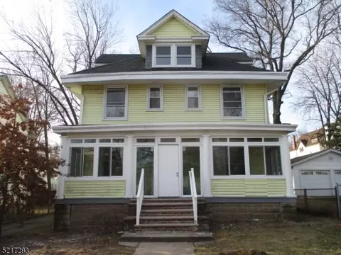 33 Grant Ave, East Orange, NJ 07017