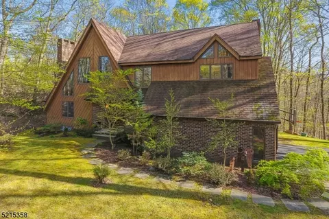 3 Pheasant Run, Kinnelon, NJ 07405