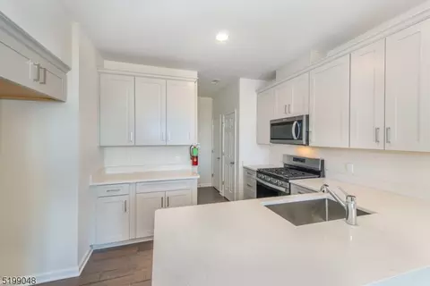 54 Sternadori Rd, Somerville, NJ 08876