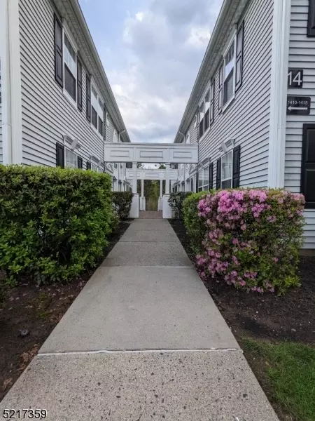 1428 Magnolia Ln #1428, Branchburg, NJ 08876