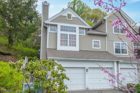 61 Woodmont Dr, Randolph, NJ 07869