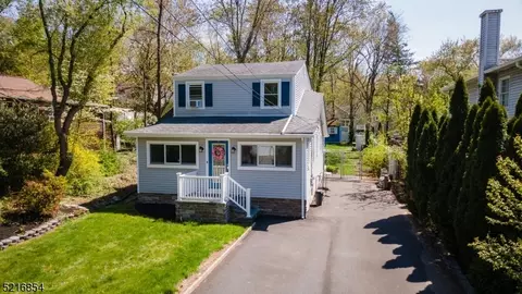 34 Lenape Trl, Wayne, NJ 07470