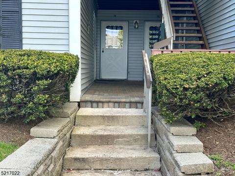 74 Eton Way, Somerset, NJ 08873