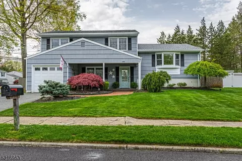 1 Rehoboth Rd, Mount Olive, NJ 07836