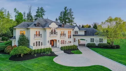 16 Tall Timber Ln, Bernards, NJ 07920