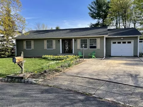 11 Greenwood Ct, Somerville, NJ 08876