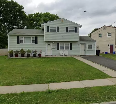 3 Etheridge Dr, Carteret, NJ 07008