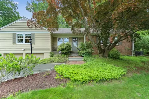 489 Fairmount Ave, Chatham Twp, NJ 07928