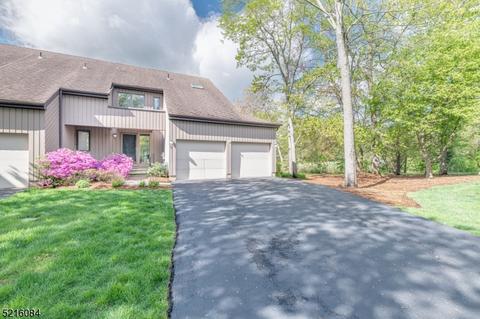 5 Jenni Ln, Morristown, NJ 07960