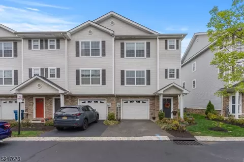 20 Keenan St, Somerset, NJ 08873
