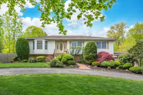 4 Beechtree Rd, Roseland, NJ 07068