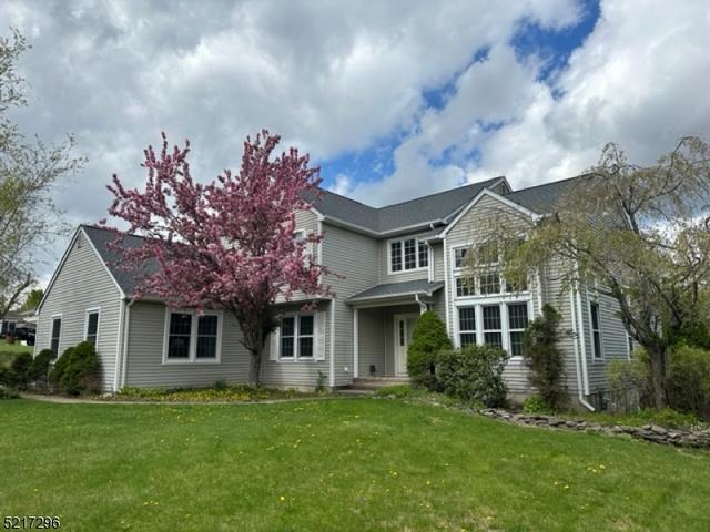 23 Fieldstone Dr, Sussex, NJ 07461