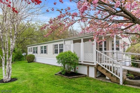 308 Frances Dr, Lafayette, NJ 07848