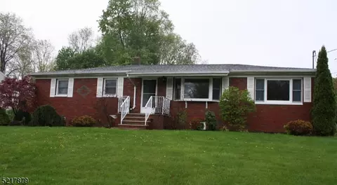 5 Highland Rd, Jefferson, NJ 07438