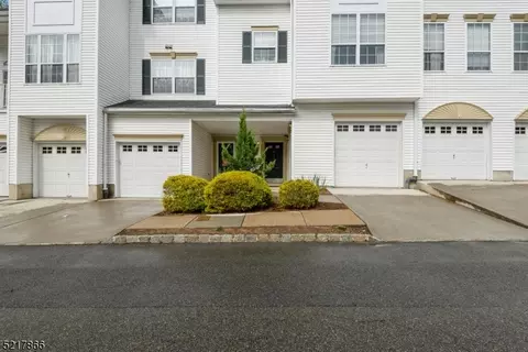 12 Caroline Foster Ct #12, Morristown, NJ 07960