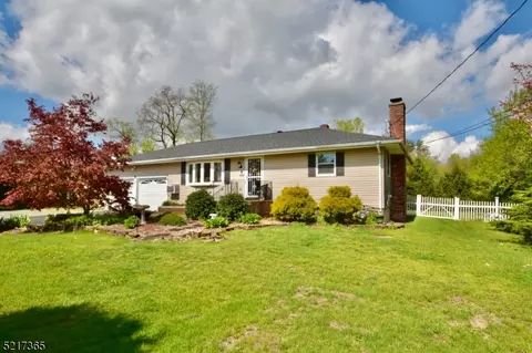 47 Heather Hills Dr, Jefferson, NJ 07438