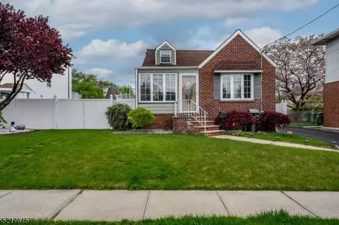 510 Lindegar St, Linden, NJ 07036