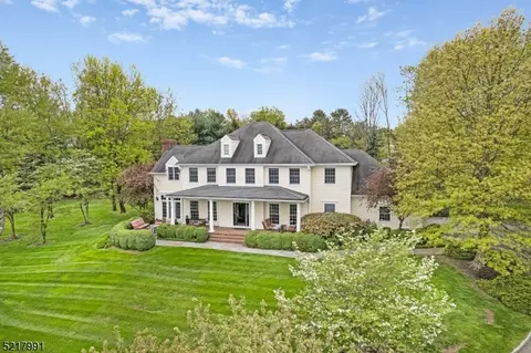 14 Quail Ridge Dr, Flemington, NJ 08822