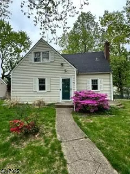 796 Stelton St, Teaneck, NJ 07666