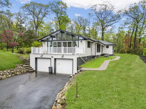 105 Mandon Dr, Wayne, NJ 07470 photo 2