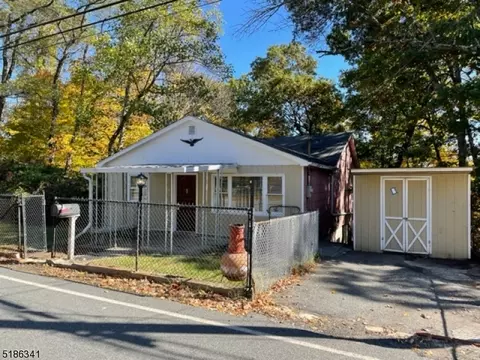 641 Brooklyn Mountain Rd, Hopatcong, NJ 07843