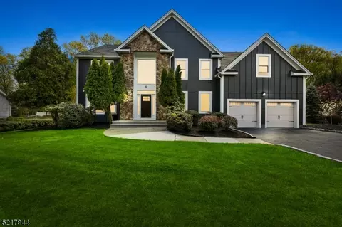 6 Swans Mill Ln, Scotch Plains, NJ 07076