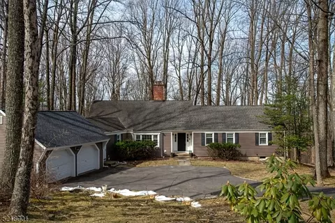 55 Mockingbird Rd, Hackettstown, NJ 07840