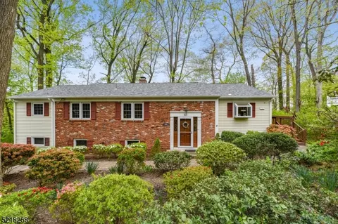 45 Wentworth Dr, Berkeley Heights, NJ 07922