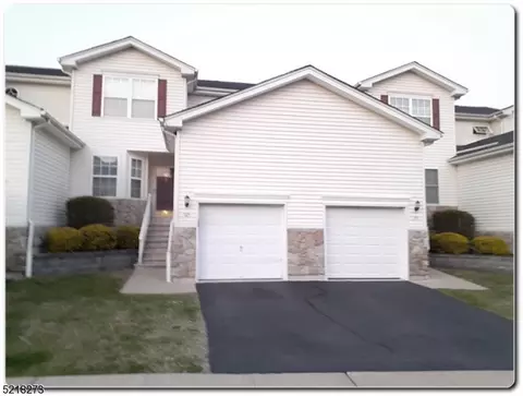 105 Heritage Ln #105, Hamburg, NJ 07419