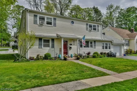 22 Woodland Cross, Westwood, NJ 07675