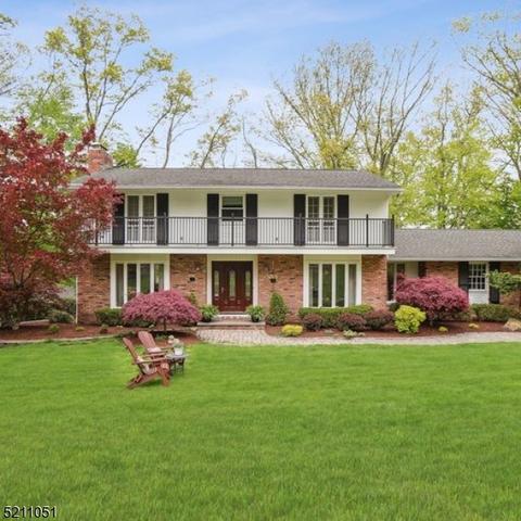 21 Hilltop Cir, Morristown, NJ 07960